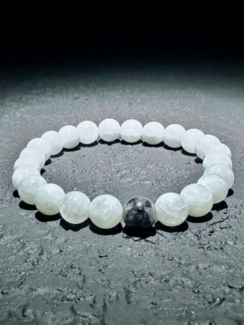 Bransoletka z kamienia księżycowyego z iolitem