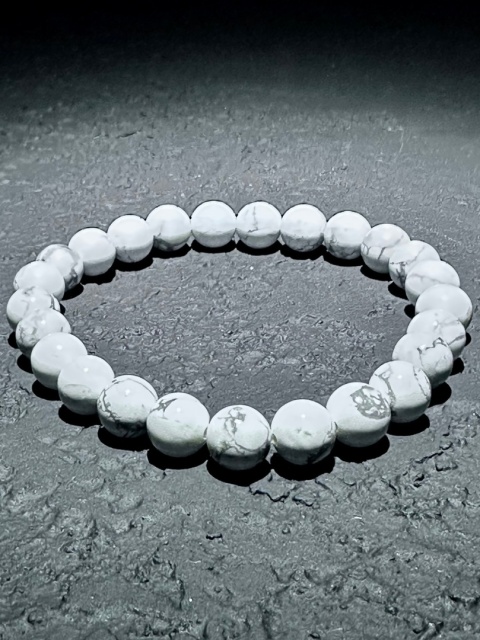 Bransoletka z howlitu białego