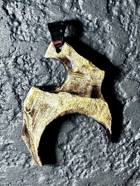 Wisiorek księżycowy łuk